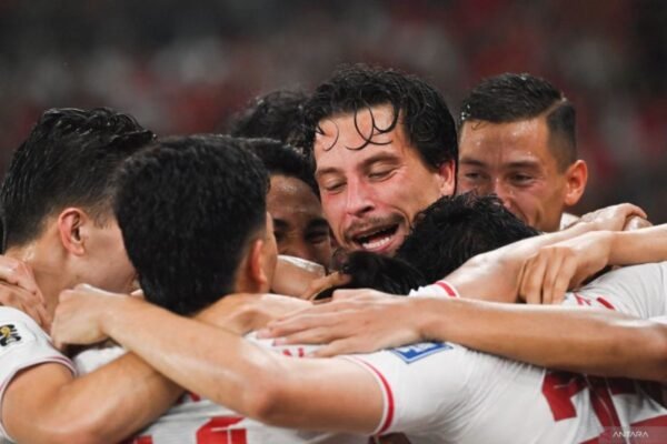Thom Haye Berusaha Raih Kemenangan atas Australia