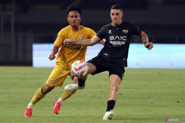 Alexis Messidoro Persiapkan Mental Menyambut Pertandingan Melawan Persis Solo