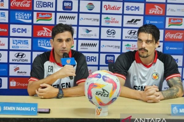 Pelatih Semen Padang Almeida Bertekad Ambil Tiga Poin di Markas Persija