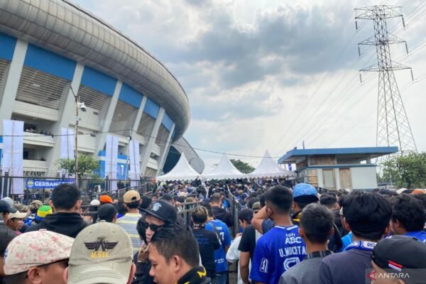Persib Bandung Melarang Suporter PSS Sleman Memasuki Stadion GBLA