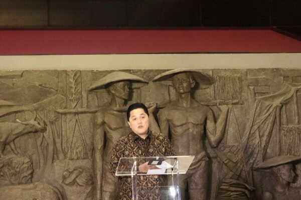 Tentu! Berikut adalah beberapa alternatif judul untuk "Erick Harapkan Mauro dan Miliano Sumpah WNI Pekan Ini":

1. "Erick Anticipates Mauro dan Miliano Janji Sumpah WNI Minggu Ini"
2. "Harapan Erick: Mauro dan Miliano Ikuti Sumpah WNI Dalam Waktu Dekat"
3. "Minggu Ini, Erick Mengharapkan Sumpah WNI Mauro dan Miliano"
4. "Erick Optimis Mauro dan Miliano Akan Sumpah WNI Pekan Ini"
5. "Sumpah WNI: Erick Menanti Keputusan Mauro dan Miliano Dalam Seminggu Ini"

Silakan pilih atau modifikasi sesuai kebutuhan!