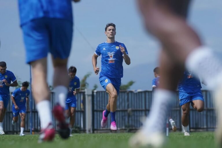 Barba: Pertandingan Persib Melawan Lion City Sailors Jadi Tantangan Besar